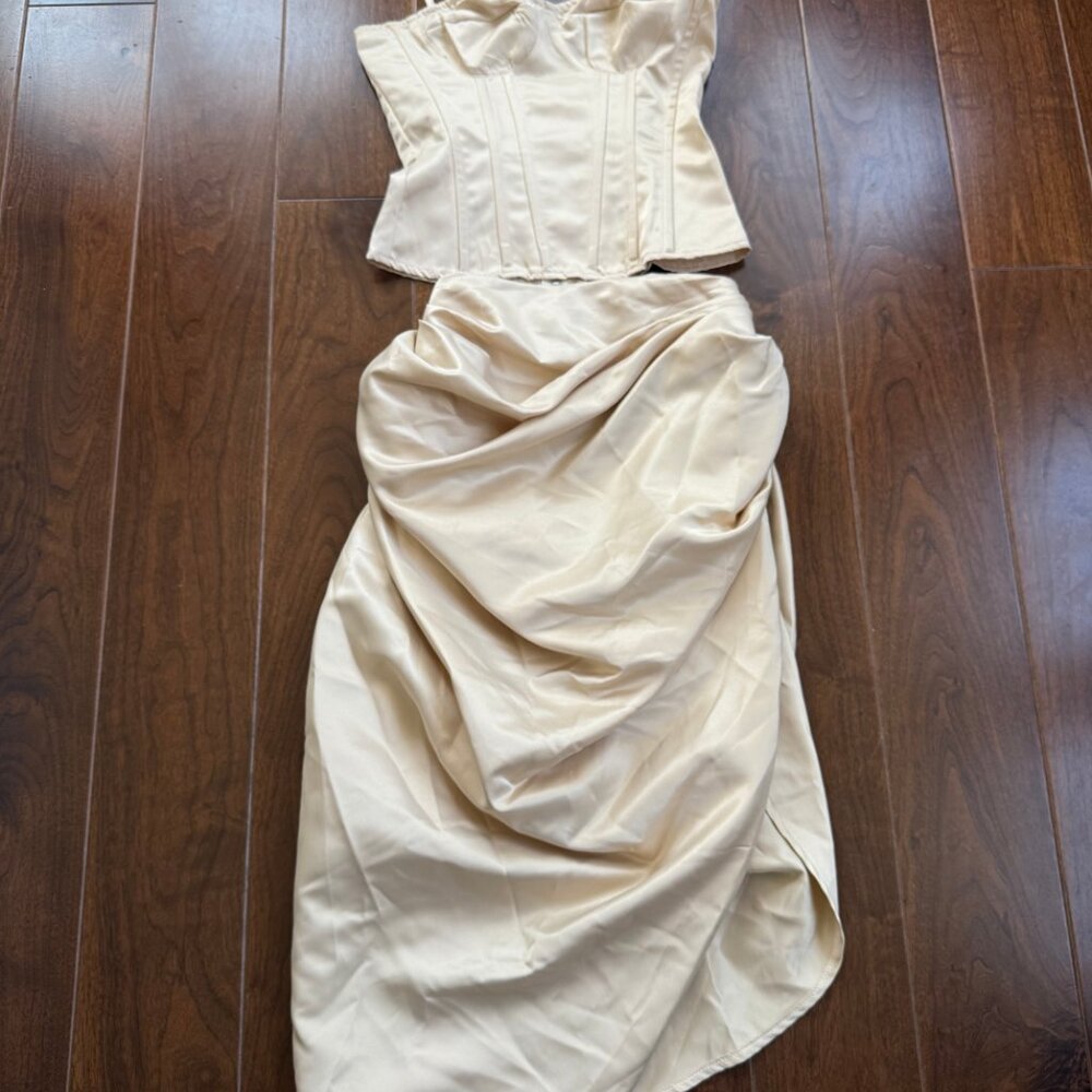 Pretty Liittle Thing Set - Satin Corset & Long Skirt - Picture 6 of 6